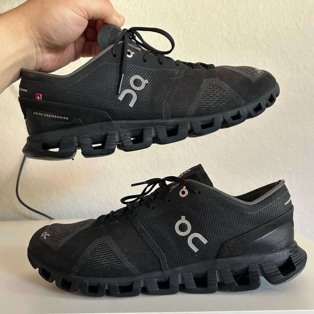 On Cloud Running Triple Black 11M